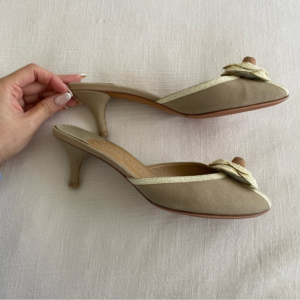 CHANEL Beige Camellia Mules with Gold Trim - Picture 4 of 15